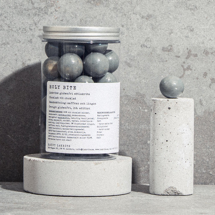 Haupt Lakrits Holy Bite – Sweet Liquorice, Belgian White Chocolate, Saffron & Lingonberry