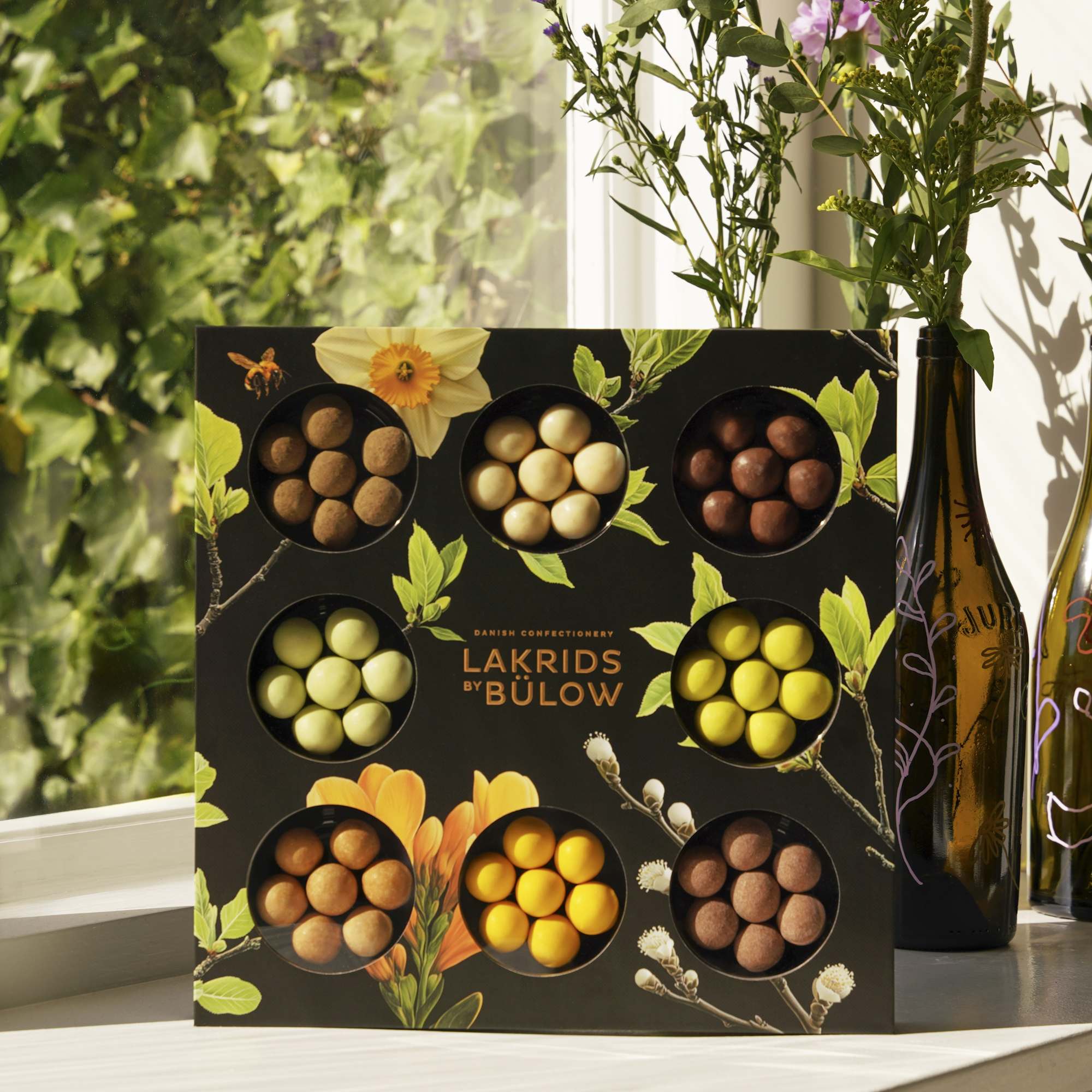 ALBAROSAリコリス、ヘメロカリスセット Lakrids Spring Liquorice & Chocolate Gift Selection Box (350g)