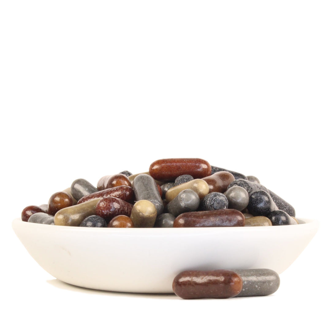 Meenk Luxe Dropstaafjes – Salmiak Coated Comfits with a Sweet Liquorice Core