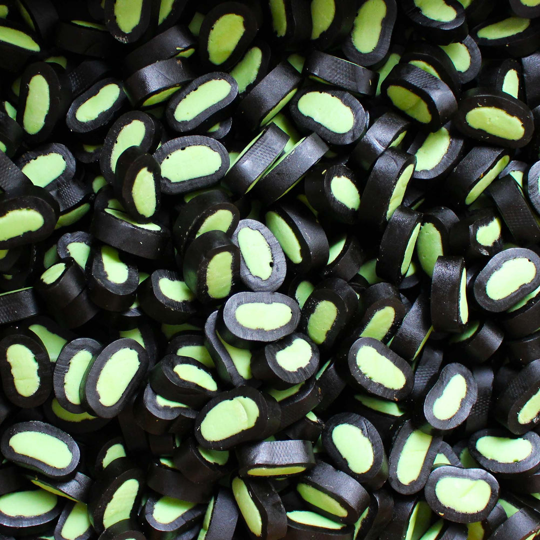 Porvoon Lakritsi Giant Apple Flavoured Sweet Black Liquorice Bites
