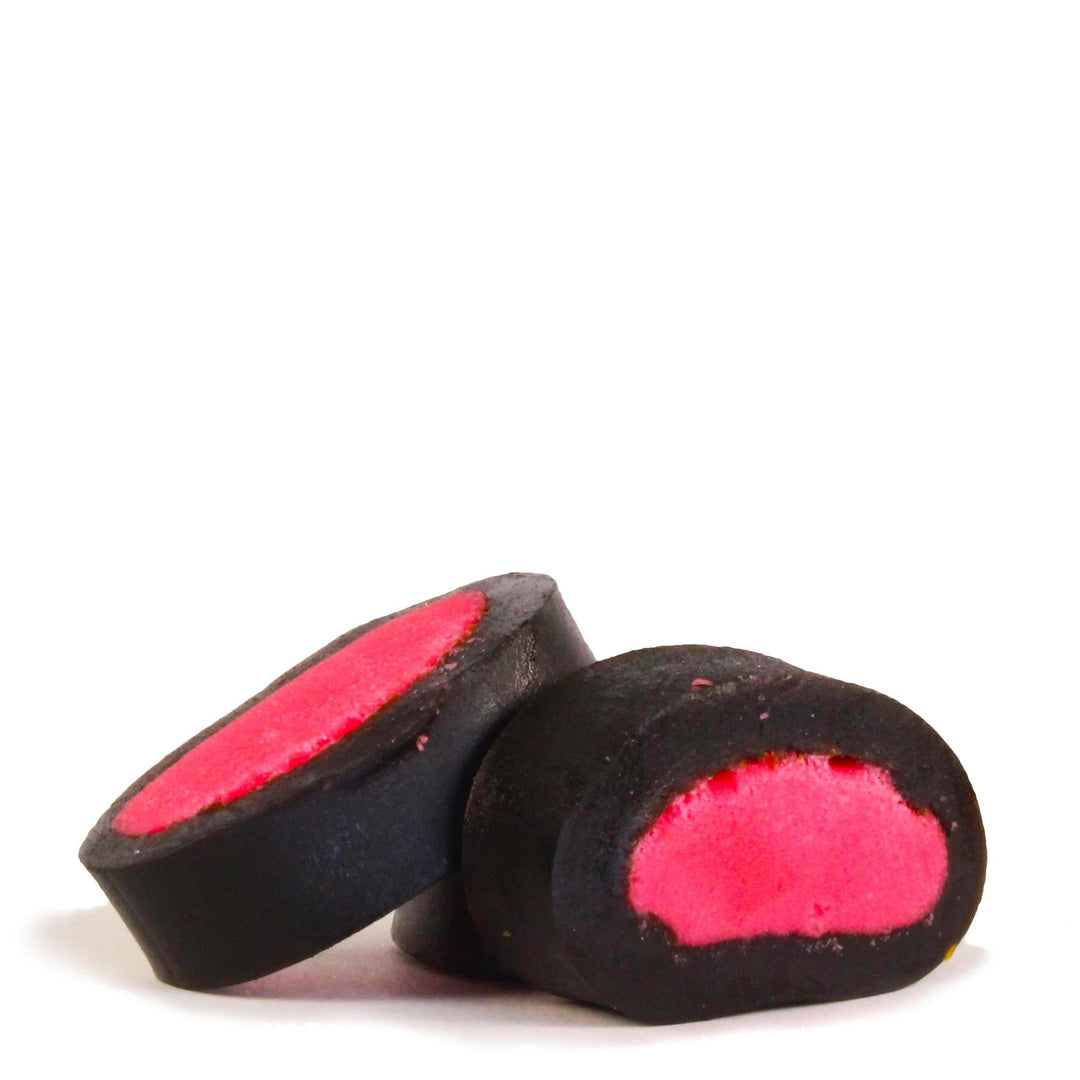 Porvoon Lakritsi Giant Strawberry Flavoured Sweet Black Liquorice Bites