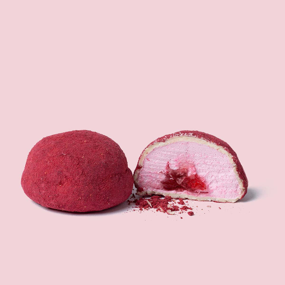 Strawberry Filled Mallows – With Rich Raspberry & Belgian White Choc (5x 16g)