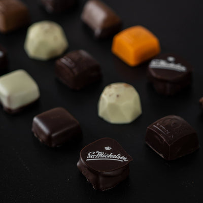 Large Sv. Michelsen Luxury Gift Selection Box (Cream) – Handmade Chocolates, Truffles & Liquorice Dragées