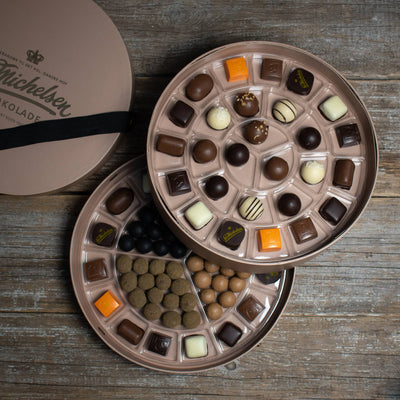 Large Sv. Michelsen Luxury Gift Selection Box (Cream) – Handmade Chocolates, Truffles & Liquorice Dragées