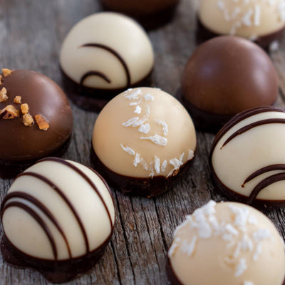 Large Sv. Michelsen Luxury Gift Selection Box (Cream) – Handmade Chocolates, Truffles & Liquorice Dragées